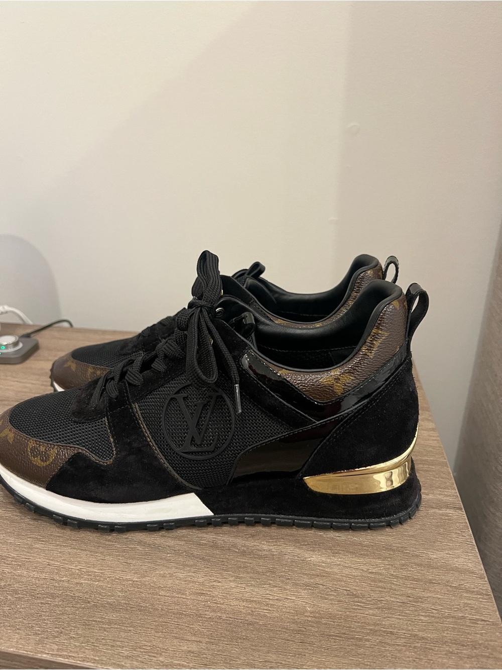 Louis Vuitton Suede Monogram Run Away Sneakers women - Picture 3 of 5